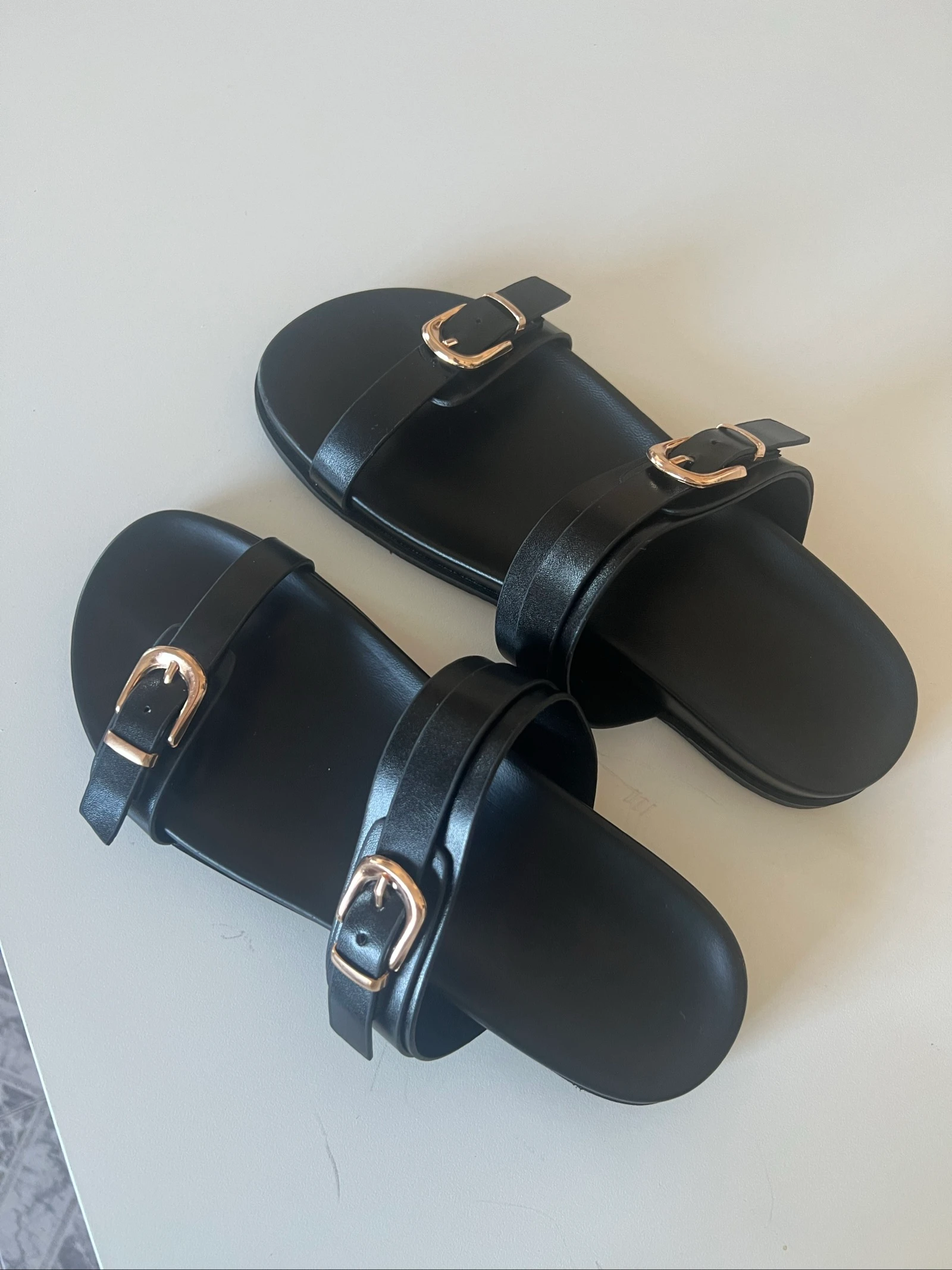 Chanclas negras 